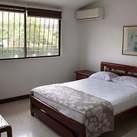 Apartamentos Limonar Cali Esterno foto