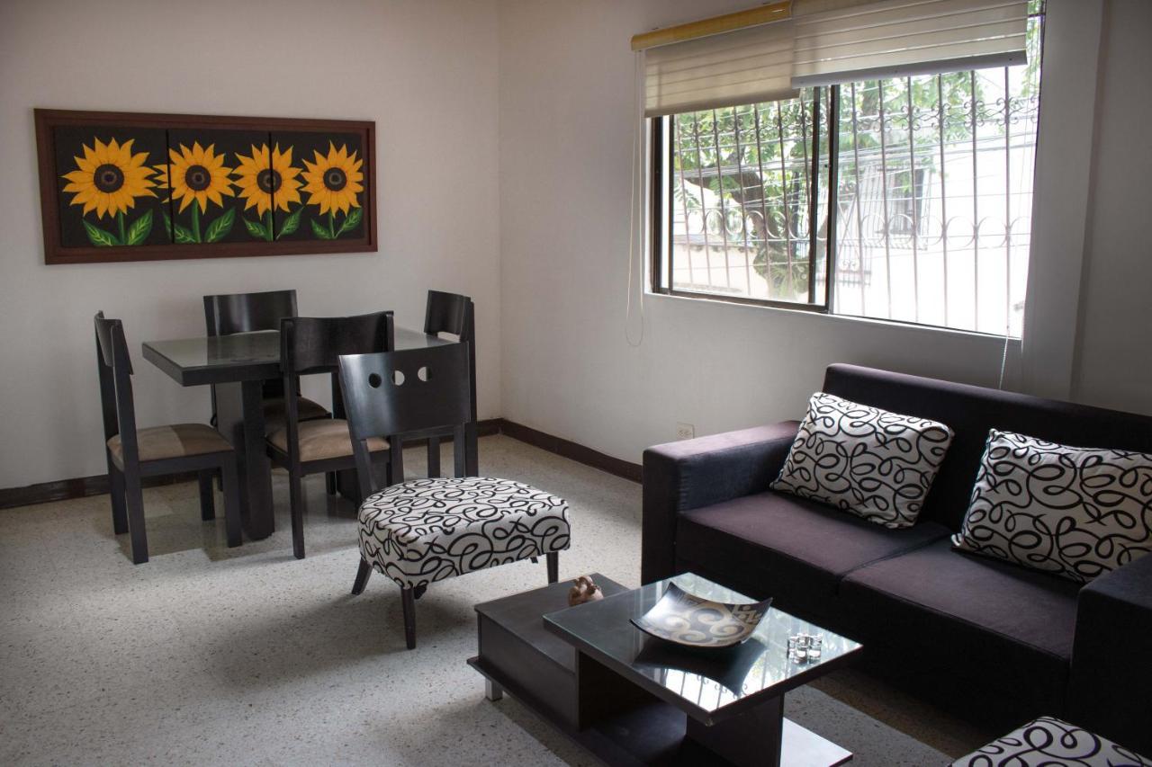 Apartamentos Limonar Cali Esterno foto